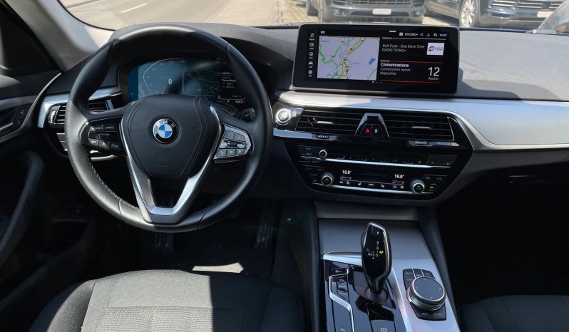 
								BMW 520d xDrive 48V Touring Steptronic (Station wagon) full									