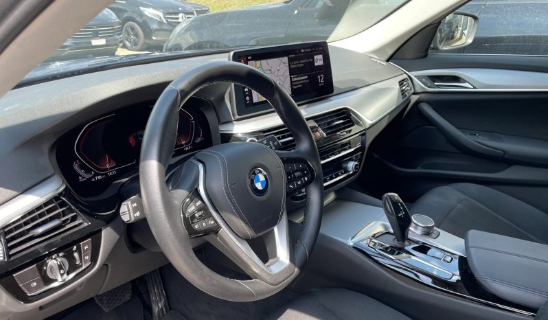 
								BMW 520d xDrive 48V Touring Steptronic (Station wagon) full									