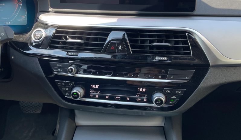 
								BMW 520d xDrive 48V Touring Steptronic (Station wagon) full									