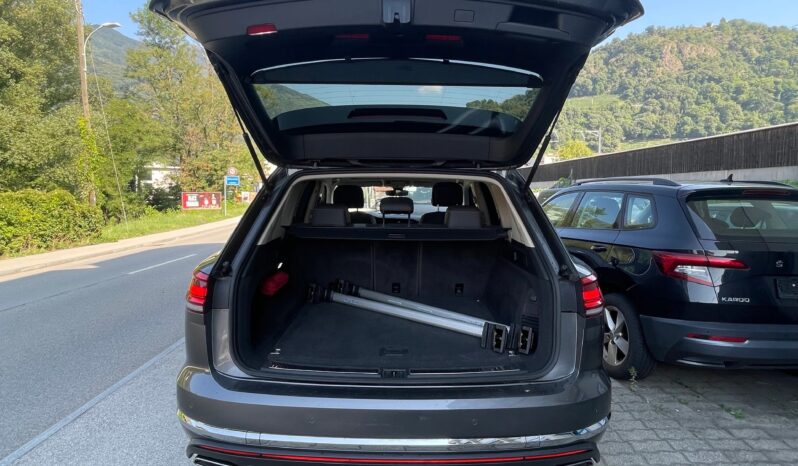 
								VW Touareg 3.0 TSI PHEV Atmosphere Tiptronic full									