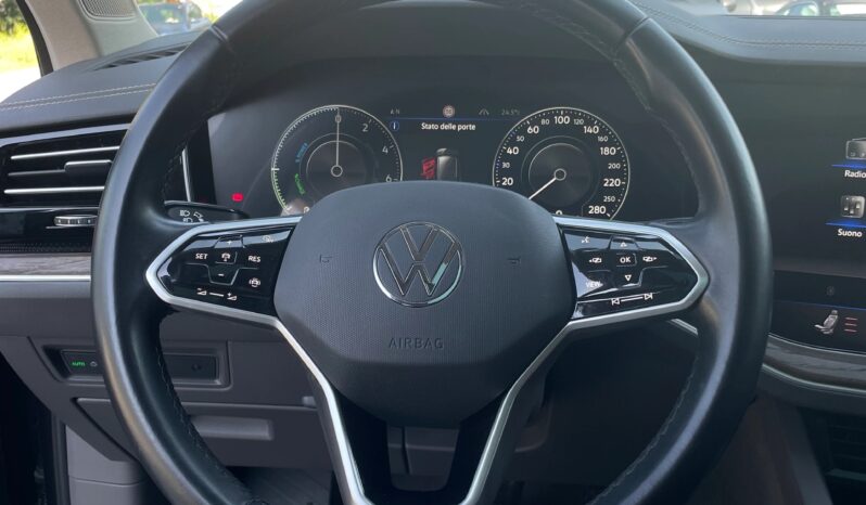 
								VW Touareg 3.0 TSI PHEV Atmosphere Tiptronic full									