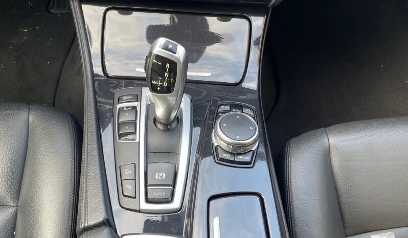 
								BMW 520d xDrive Touring Steptronic full									