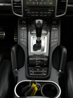 
										PORSCHE Cayenne S E-Hybrid full									