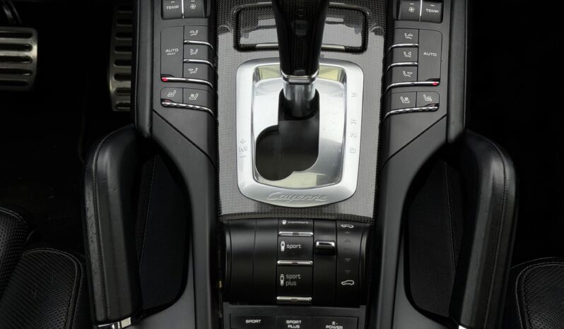 
								PORSCHE Cayenne S E-Hybrid full									