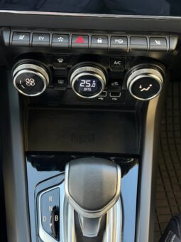 
										RENAULT Arkana 1.6 E-Tech Engineered full									