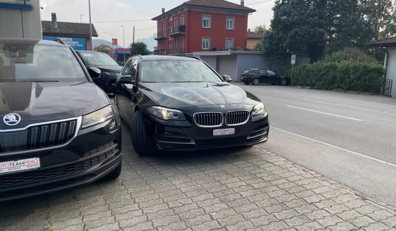 
								BMW 520d xDrive Touring Steptronic full									