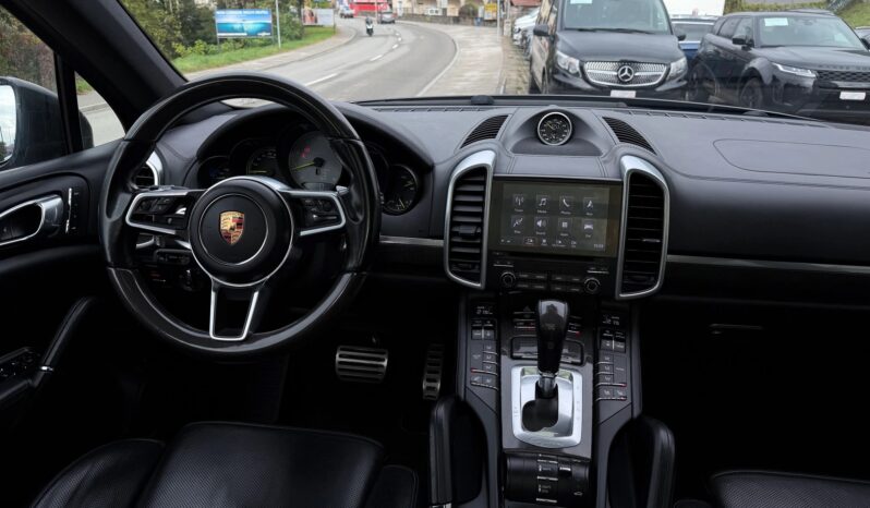 
								PORSCHE Cayenne S E-Hybrid full									