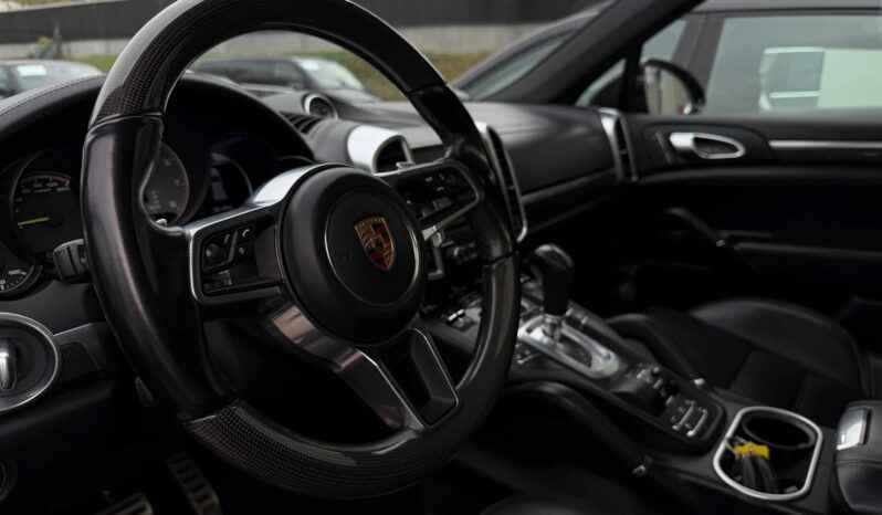 
								PORSCHE Cayenne S E-Hybrid full									
