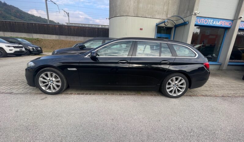 
								BMW 520d xDrive Touring Steptronic full									