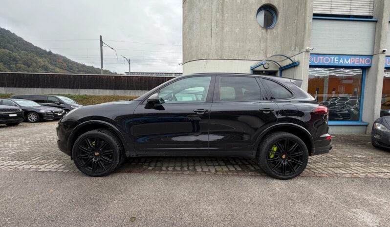 
								PORSCHE Cayenne S E-Hybrid full									