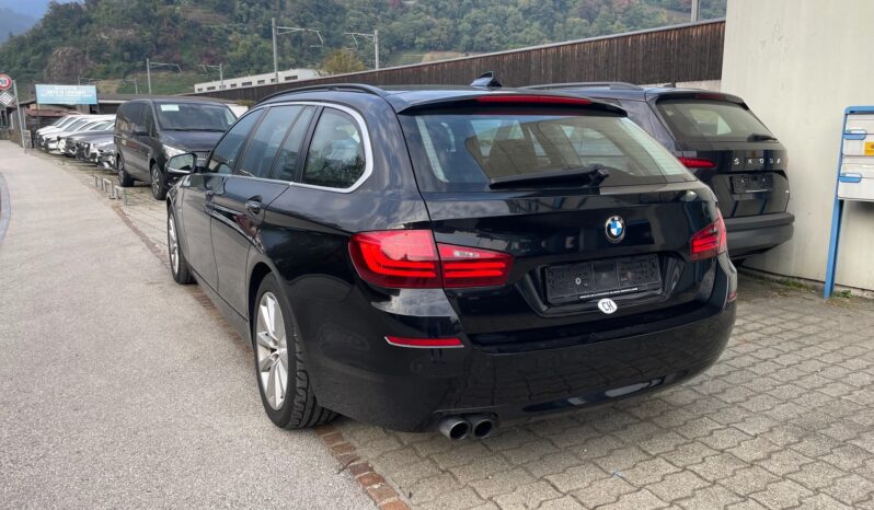 
								BMW 520d xDrive Touring Steptronic full									