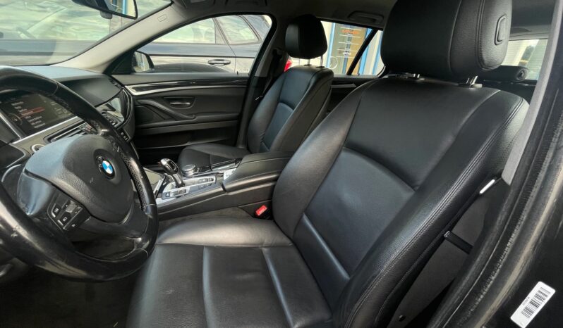 
								BMW 520d xDrive Touring Steptronic full									