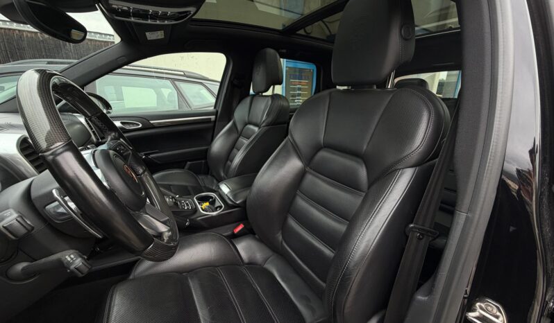 
								PORSCHE Cayenne S E-Hybrid full									