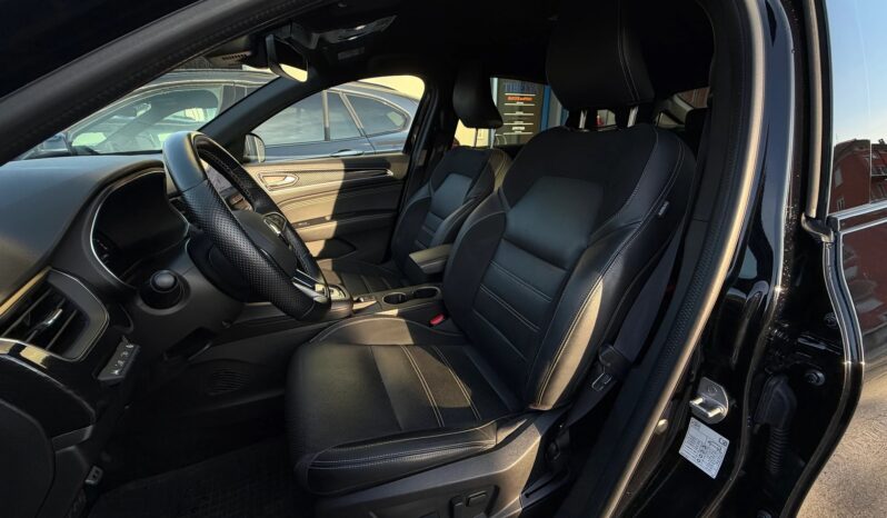 
								RENAULT Arkana 1.6 E-Tech Engineered full									