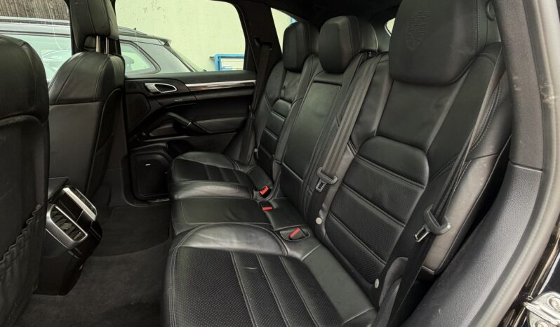 
								PORSCHE Cayenne S E-Hybrid full									