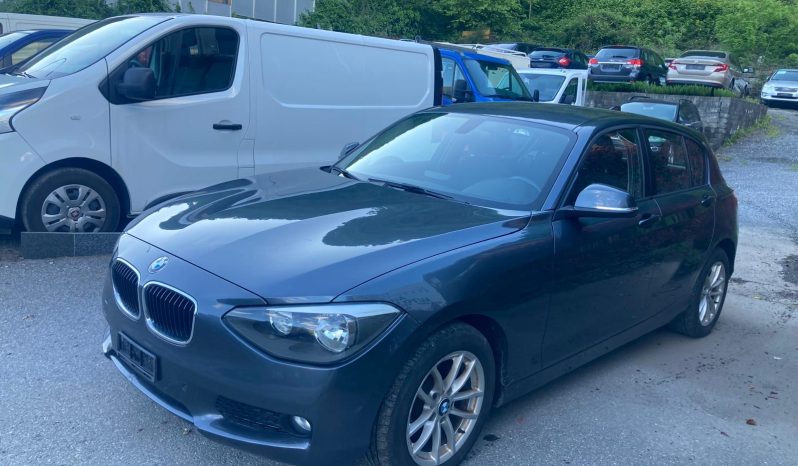 
								BMW 116i (Berlina) full									
