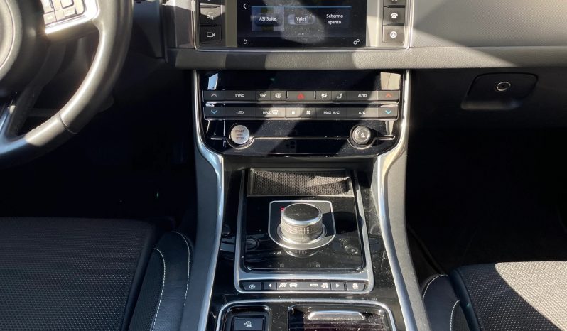 
								JAGUAR XF Sportbrake 2.0 240 R-Sport AWD Automatic (Station wagon) full									