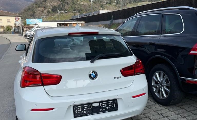 
								BMW 118i Steptronic (Berlina) full									
