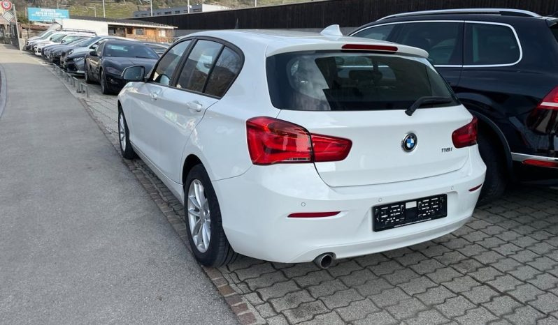 
								BMW 118i Steptronic (Berlina) full									