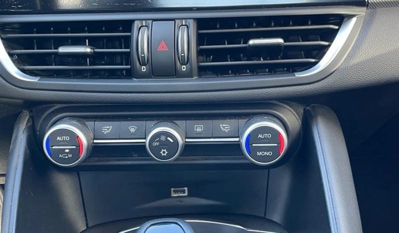 
								ALFA ROMEO Giulia 2.2 JTDM Super Automatic (Berlina) full									
