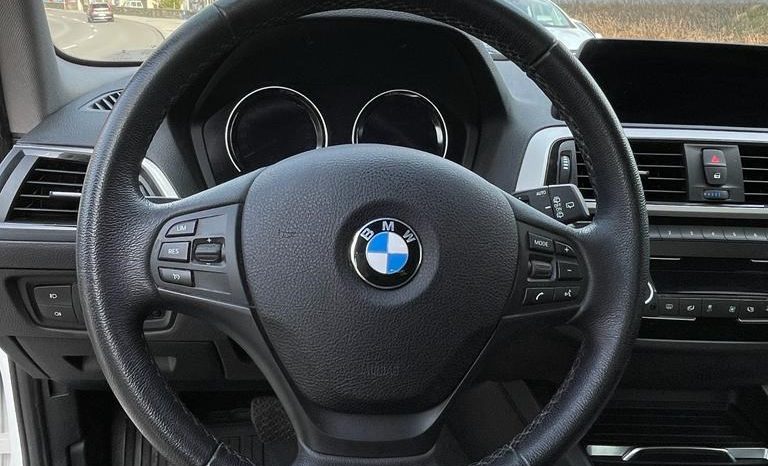 
								BMW 118i Steptronic (Berlina) full									