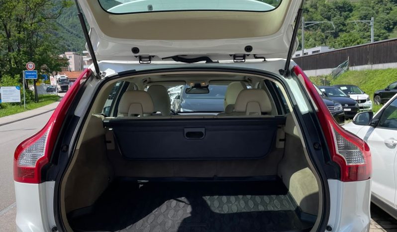 
								VOLVO XC60 T5 Summum R-Design Powershift (SUV / Fuoristrada) full									