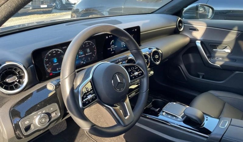
								MERCEDES-BENZ A 180 Progressive 7G-DCT (Berlina) full									