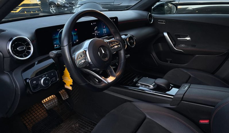 
								MERCEDES-BENZ A 200 AMG Line 7G-DCT (Berlina) full									
