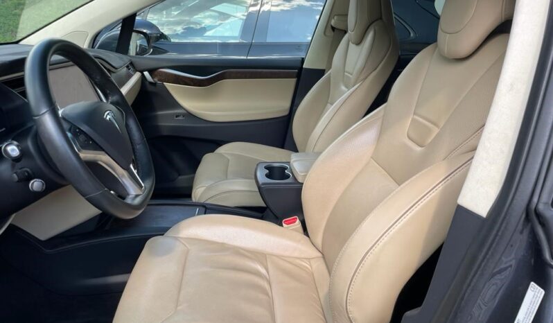 
								TESLA Model X 90 D (SUV / Fuoristrada) full									