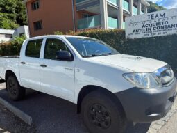 
										TOYOTA Hilux 4×4 DoubleCab LineaLuna (Pick-up) full									