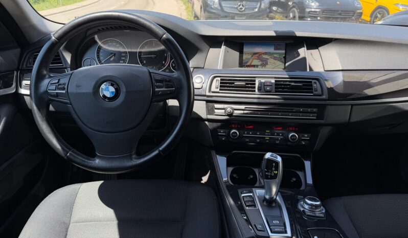 
								BMW 520d Touring Steptronic (Station wagon) full									