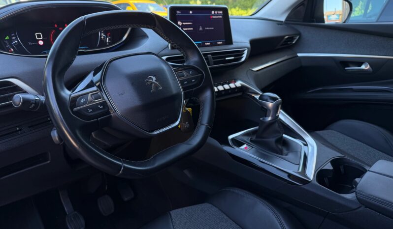 
								PEUGEOT 5008 1.2 Pure Tech Allure (SUV / Fuoristrada) full									