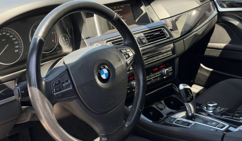
								BMW 520d Touring Steptronic (Station wagon) full									