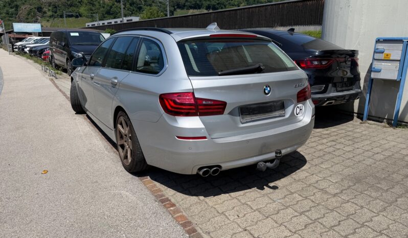 
								BMW 520d Touring Steptronic (Station wagon) full									