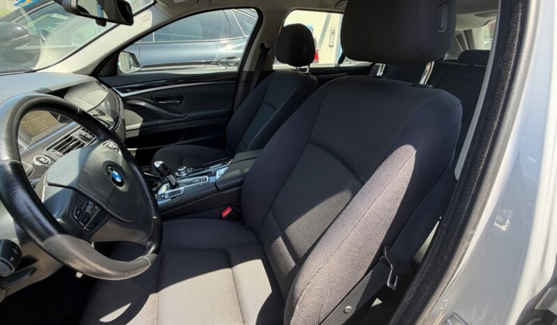 
								BMW 520d Touring Steptronic (Station wagon) full									