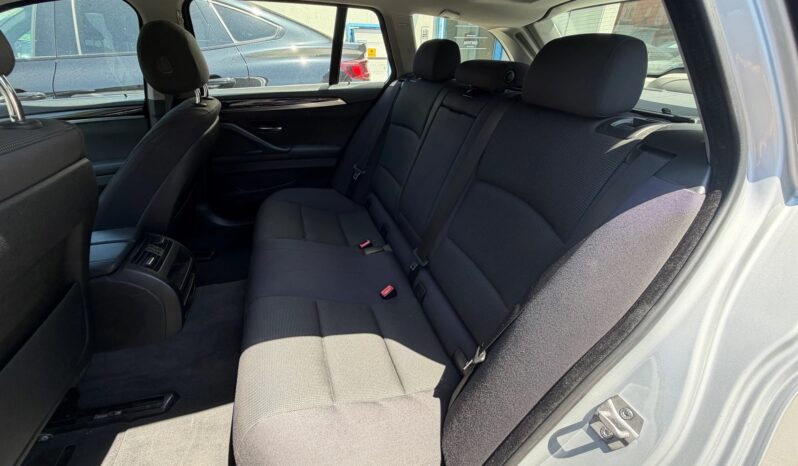 
								BMW 520d Touring Steptronic (Station wagon) full									