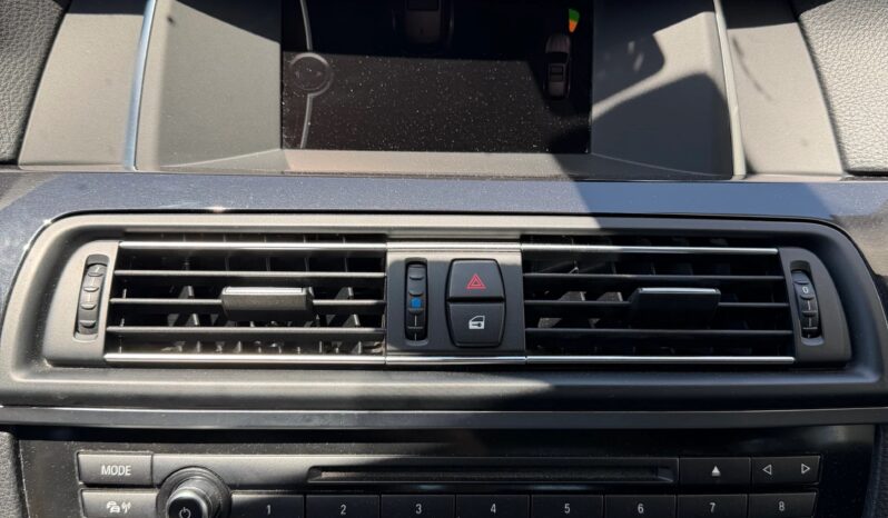 
								BMW 520d Touring Steptronic (Station wagon) full									
