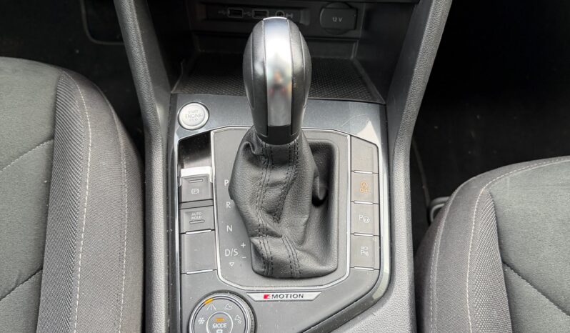 
								VW Tiguan 2.0TSI Highline 4Motion DSG full									