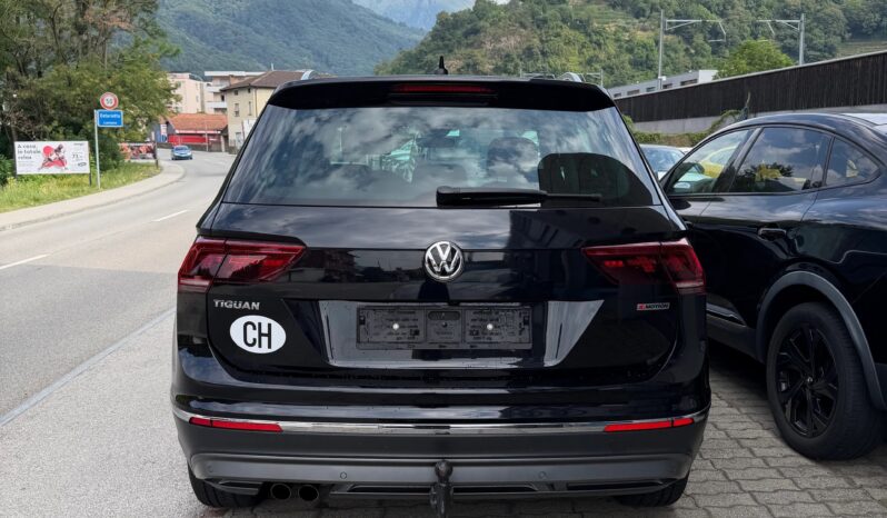 
								VW Tiguan 2.0TSI Highline 4Motion DSG full									