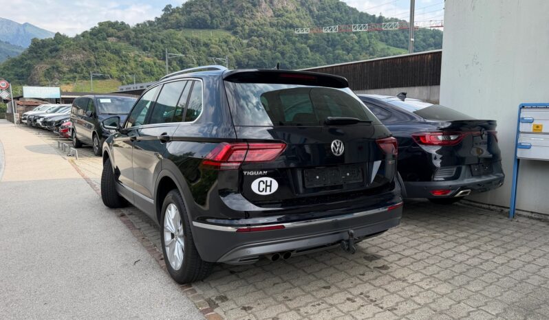 
								VW Tiguan 2.0TSI Highline 4Motion DSG full									